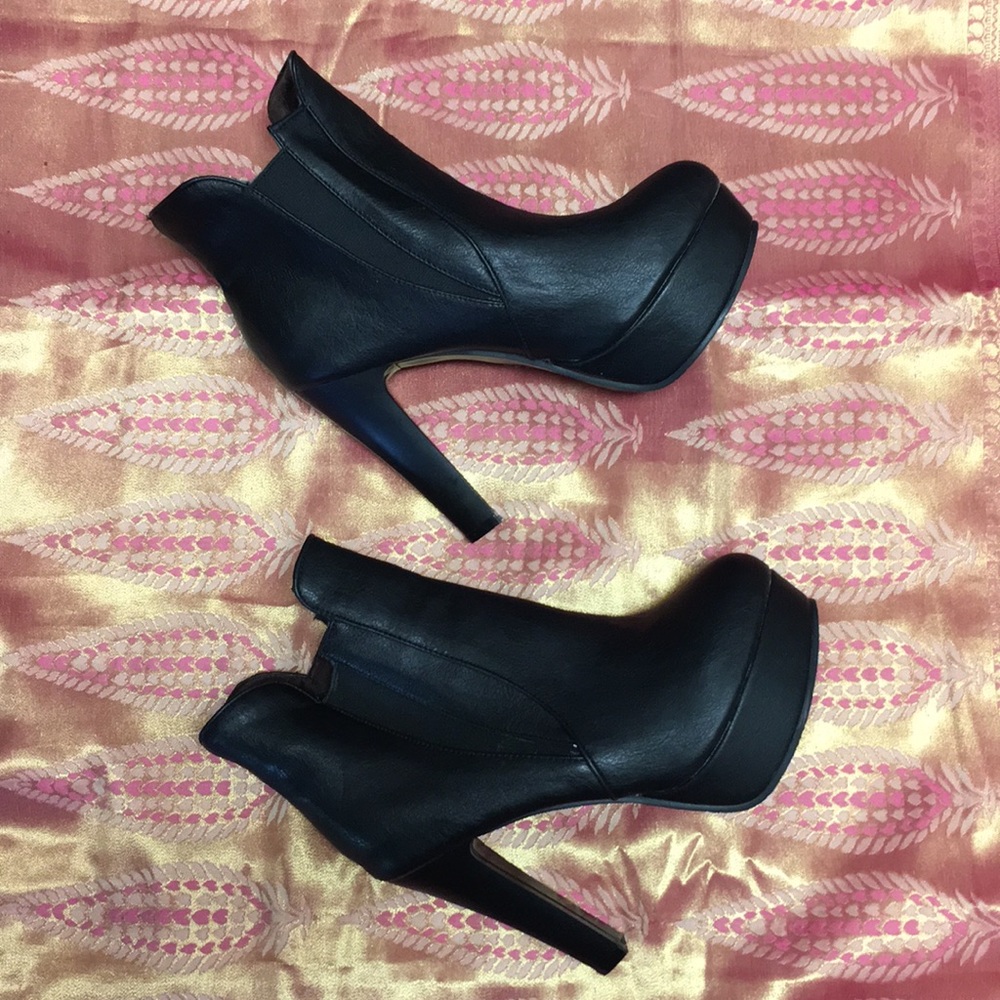 Black Boots